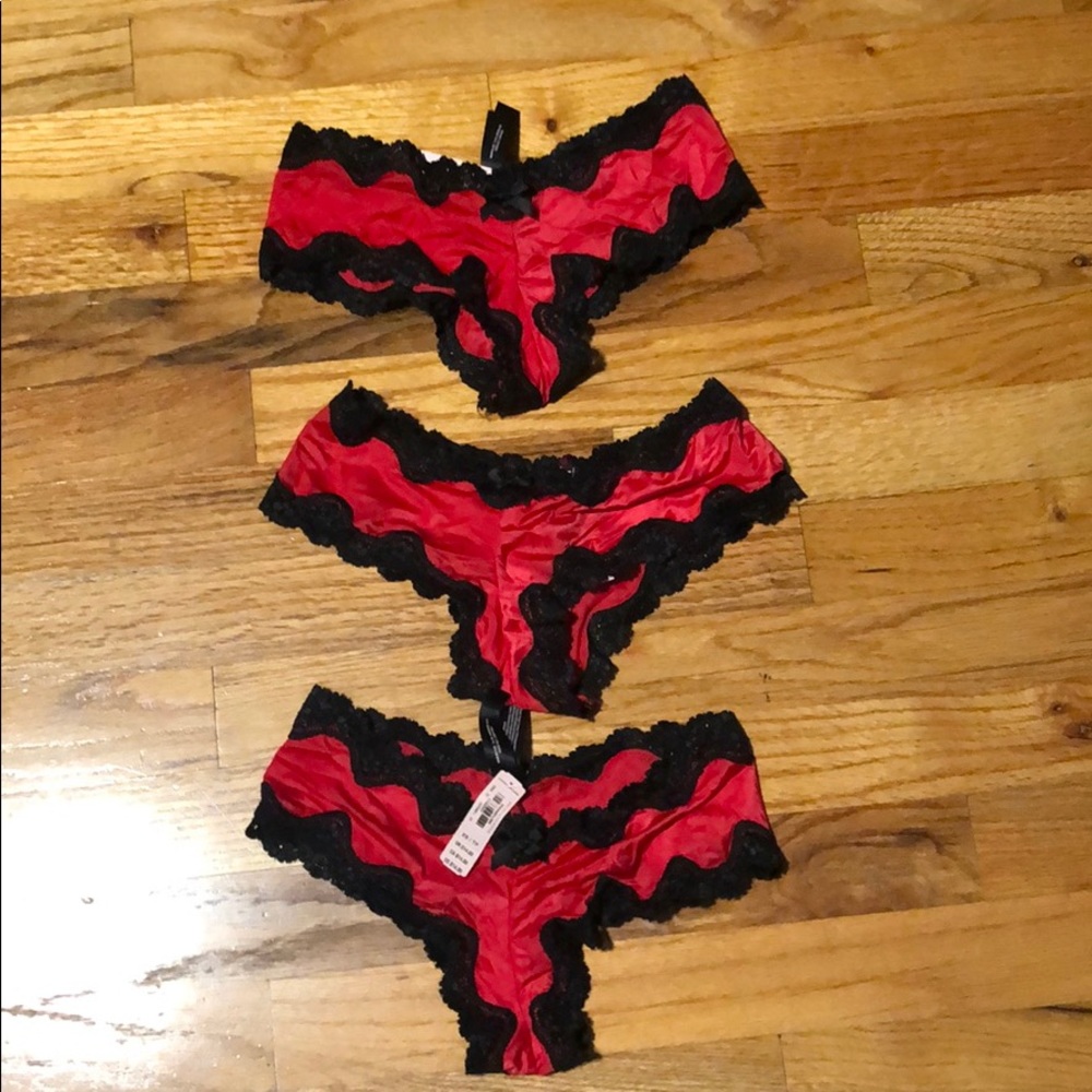 VS BRAND NEW THONGS!